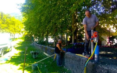 L’équipe Irisse de Lorp Sentaraille finalise la clôture à l’école de Massat